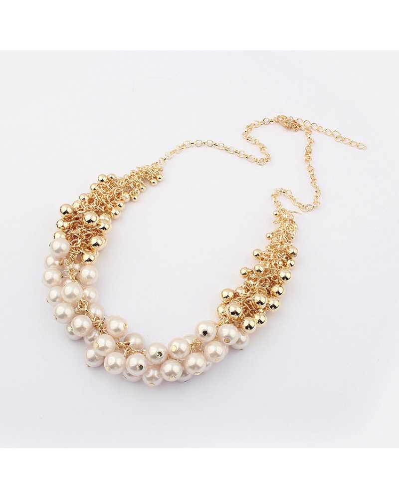 Hot And Trendy Pearl Necklace